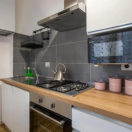 Elegant 2 Bdr - 150 Mt From Metro A Апартаменты Рим