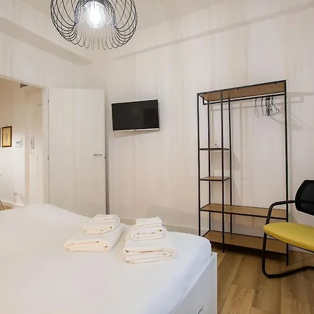 Elegant 2 Bdr - 150 Mt From Metro A Apartament