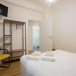 Cozy Metro A Easy Access To شقة روما